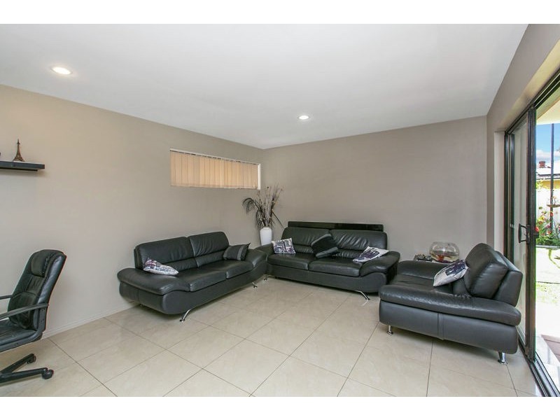 12 Moorgate Street, Macgregor QLD 4109