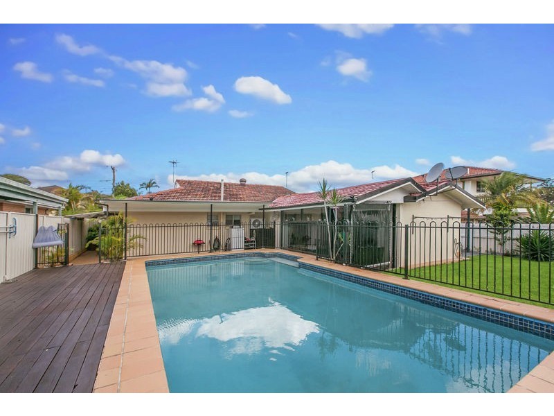 12 Moorgate Street, Macgregor QLD 4109