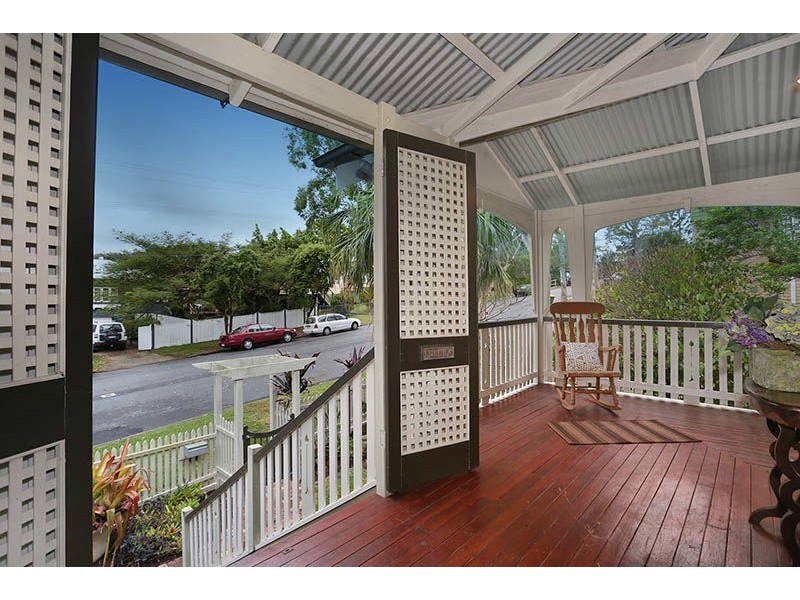 49 Sunbeam Street, Fairfield QLD 4103