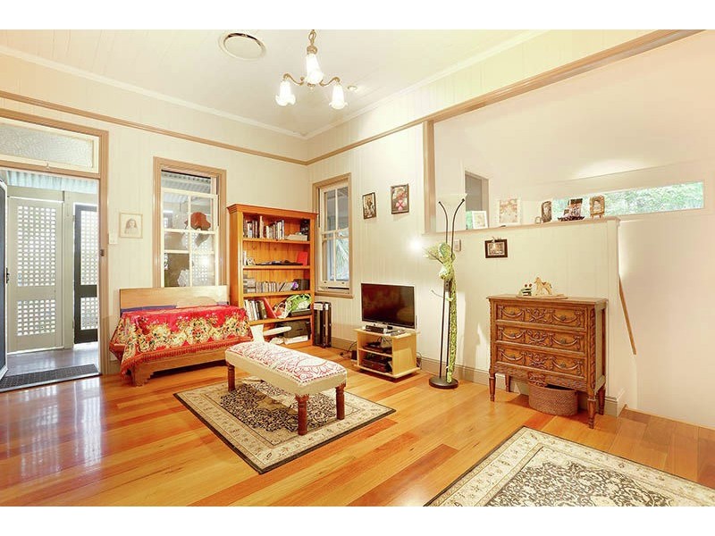 49 Sunbeam Street, Fairfield QLD 4103