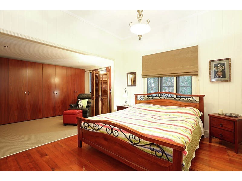 49 Sunbeam Street, Fairfield QLD 4103