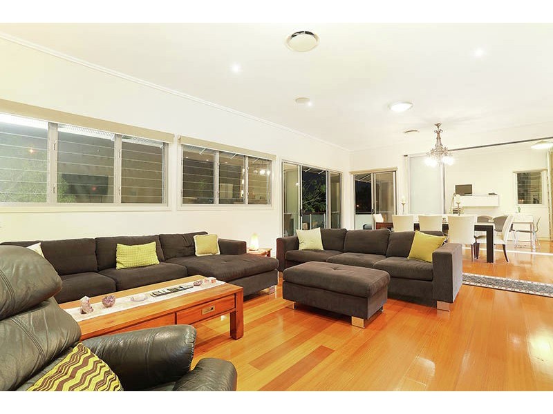 49 Sunbeam Street, Fairfield QLD 4103