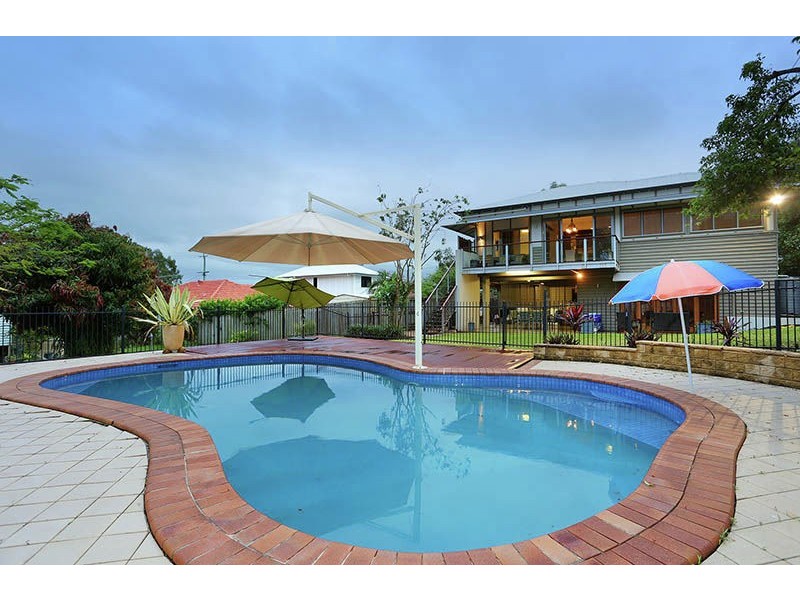 49 Sunbeam Street, Fairfield QLD 4103