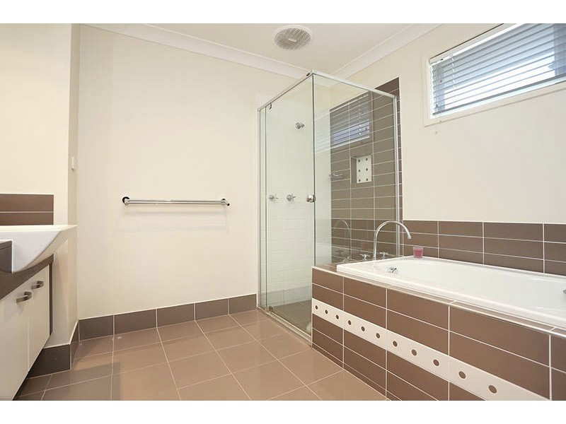 5 Paperbark Crescent, Heathwood QLD 4110