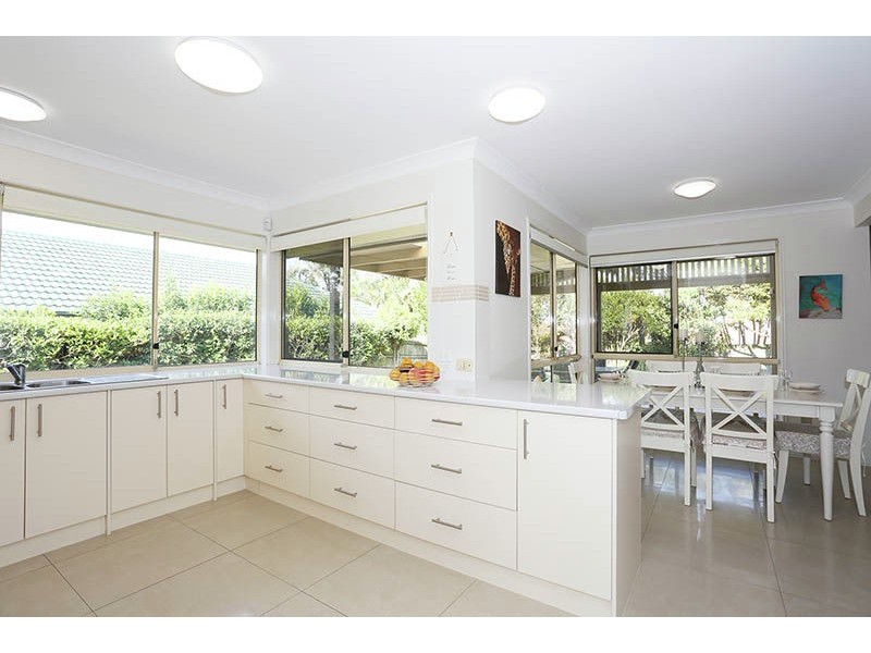 38 Hummingbird Crescent, Wishart QLD 4122