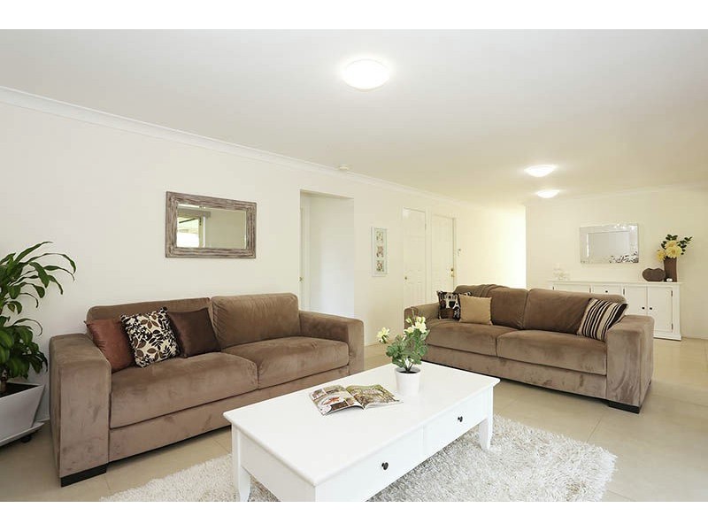 38 Hummingbird Crescent, Wishart QLD 4122