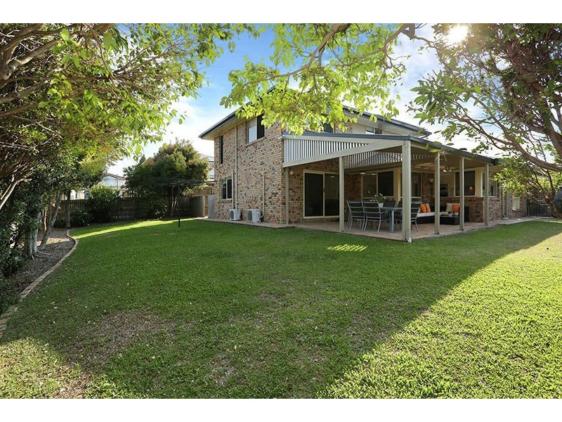 38 Hummingbird Crescent, Wishart QLD 4122