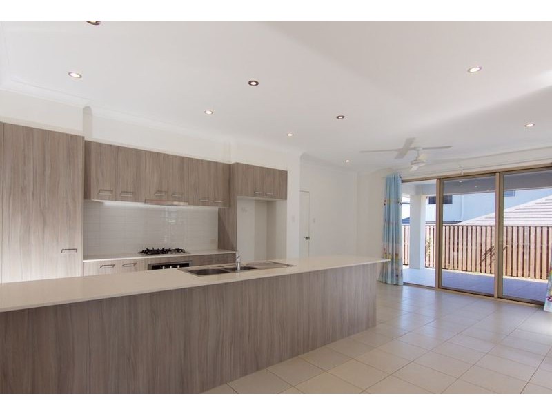 16 Hillcrest Street, Rochedale QLD 4123