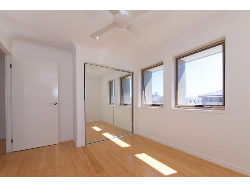 16 Hillcrest Street, Rochedale QLD 4123