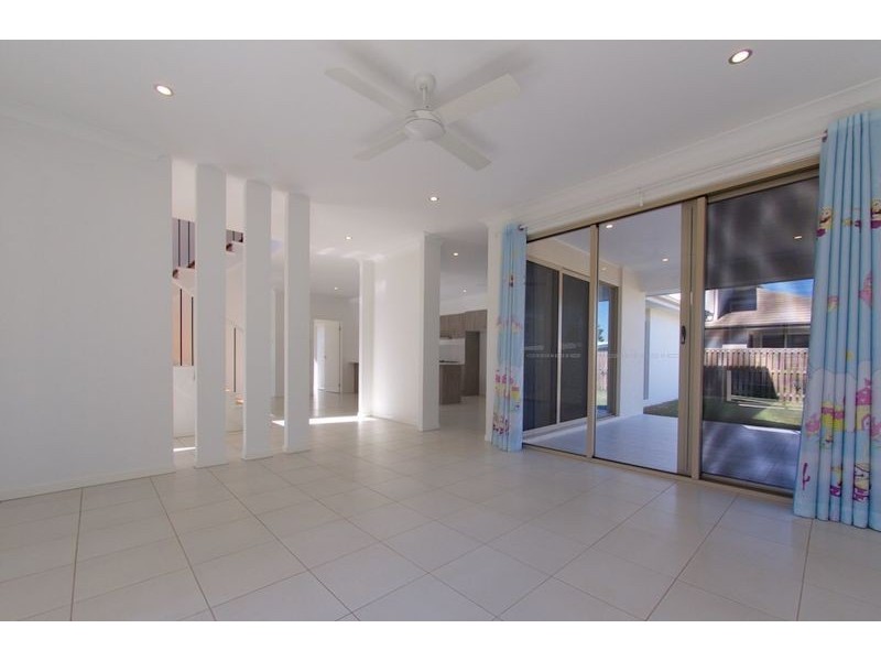16 Hillcrest Street, Rochedale QLD 4123