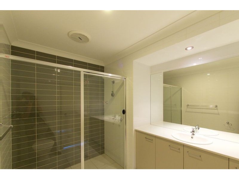 16 Hillcrest Street, Rochedale QLD 4123