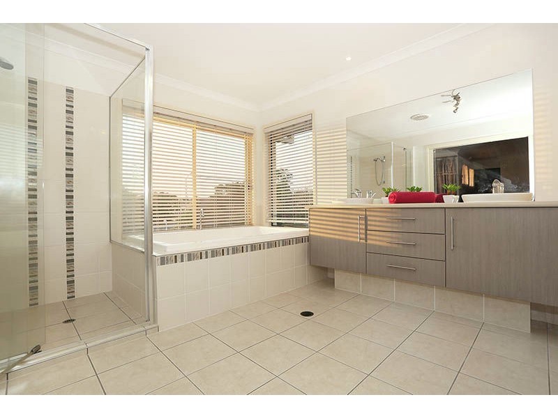 68 Birchwood Place, Stretton QLD 4116