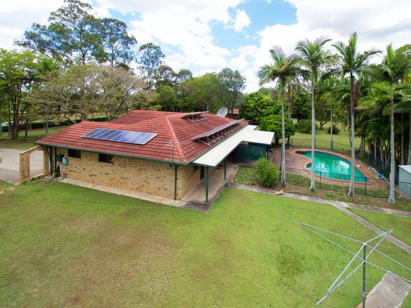 55 Crest Rd, Greenbank QLD 4124