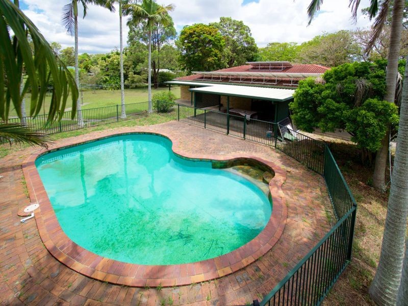 55 Crest Rd, Greenbank QLD 4124