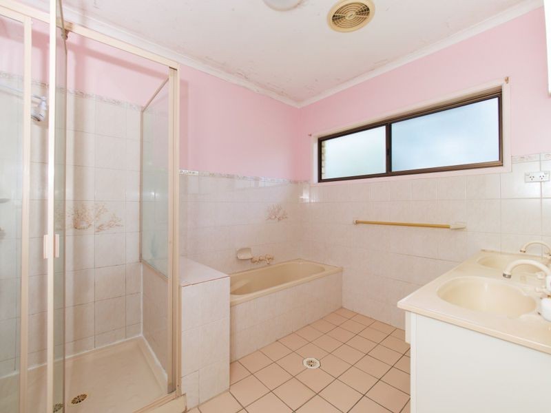 55 Crest Rd, Greenbank QLD 4124