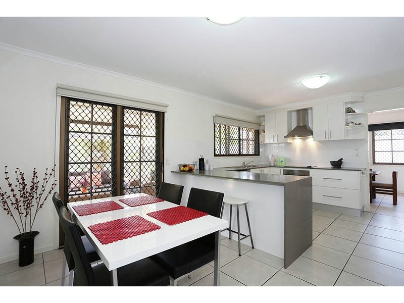 2 Kirstin Street, Eight Mile Plains QLD 4113