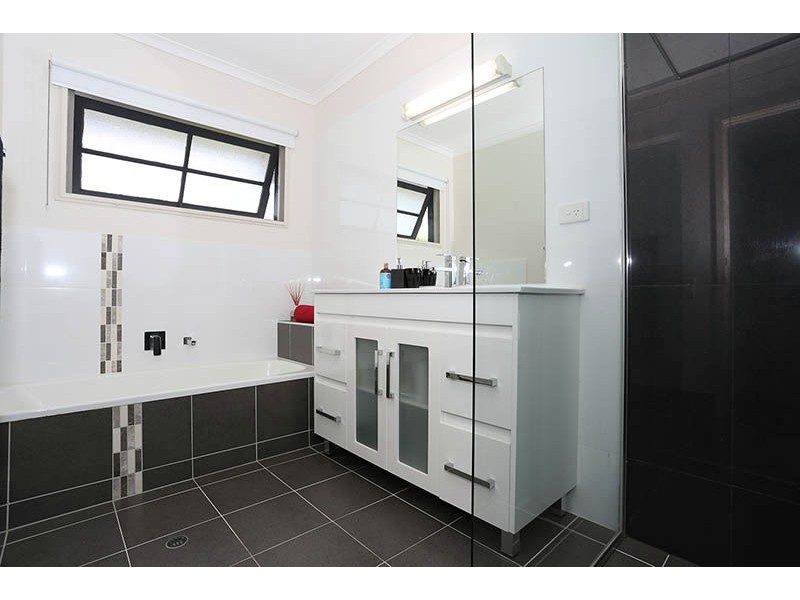 2 Kirstin Street, Eight Mile Plains QLD 4113