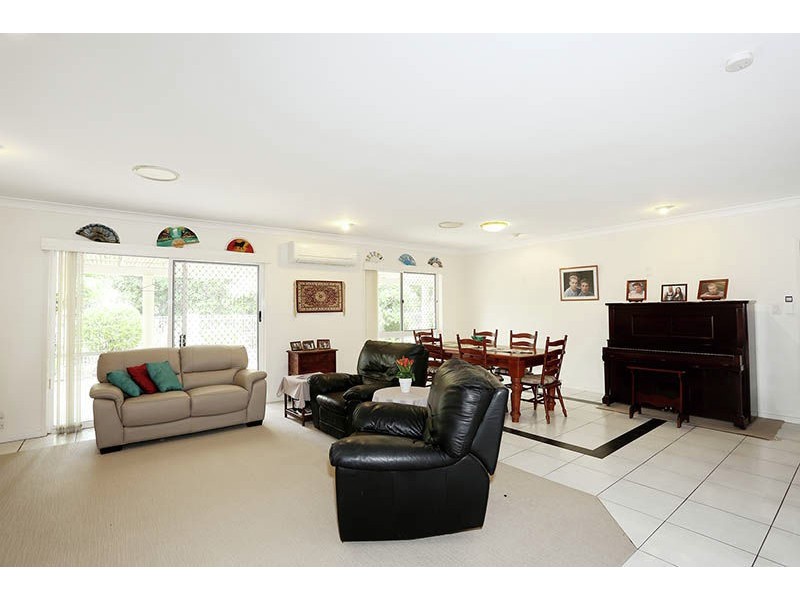 3 Felspar Street, Eight Mile Plains QLD 4113