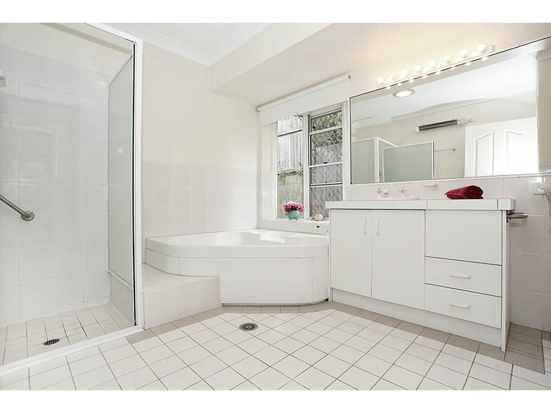 3 Felspar Street, Eight Mile Plains QLD 4113