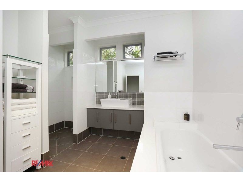 16 Brush Box Place, Heathwood QLD 4110