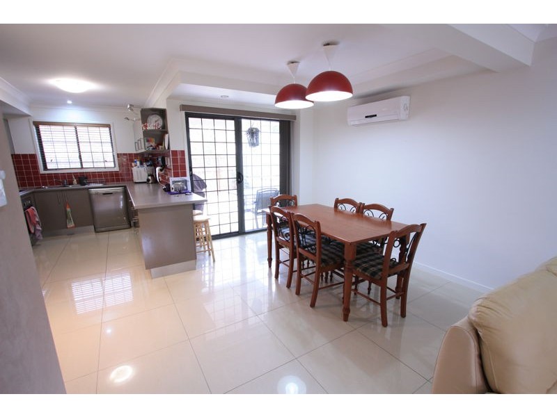 5/8 Charnwood ST, Sunnybank Hills QLD 4109