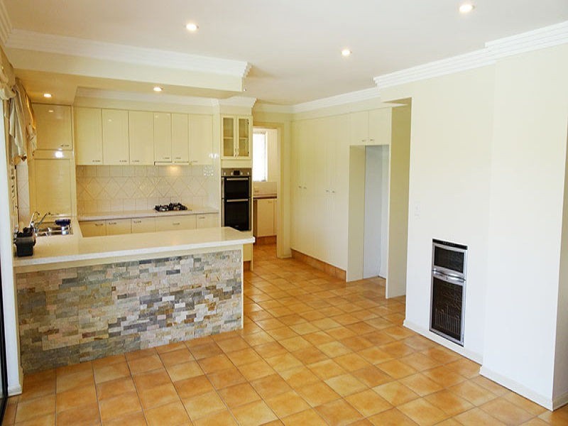 17 Donegal Crescent, Bundall QLD 4217