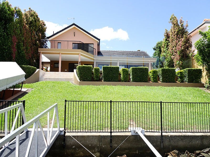17 Donegal Crescent, Bundall QLD 4217