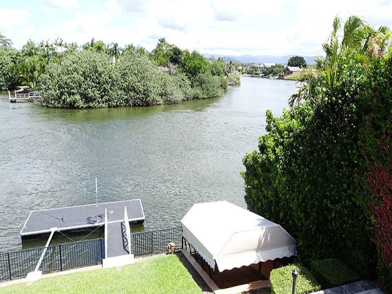 17 Donegal Crescent, Bundall QLD 4217