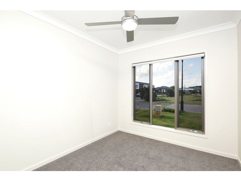 27 Keelson Crescent, Hope Island QLD 4212