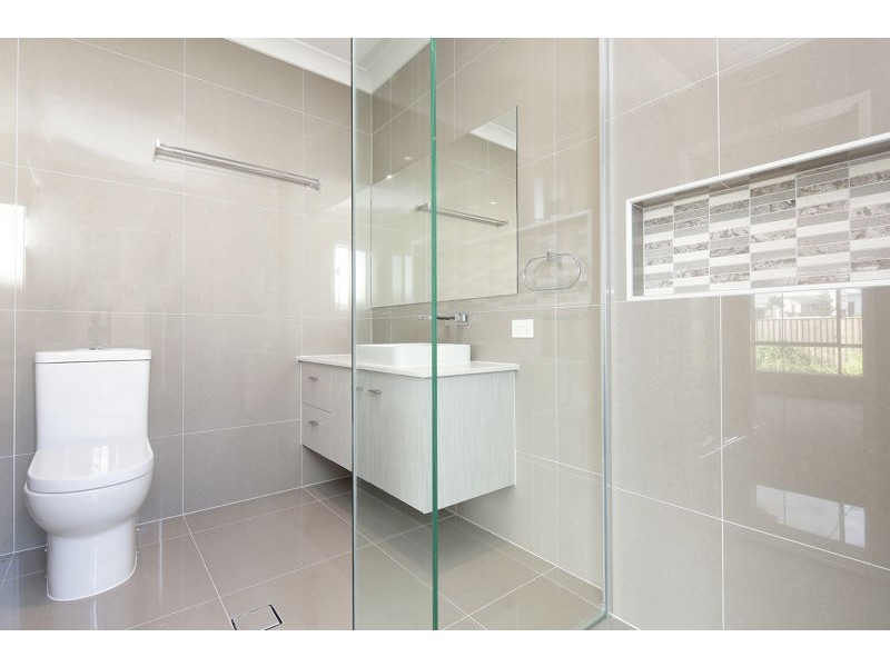 27 Keelson Crescent, Hope Island QLD 4212