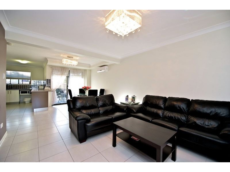 1/8 Charnwood Street, Sunnybank Hills QLD 4109