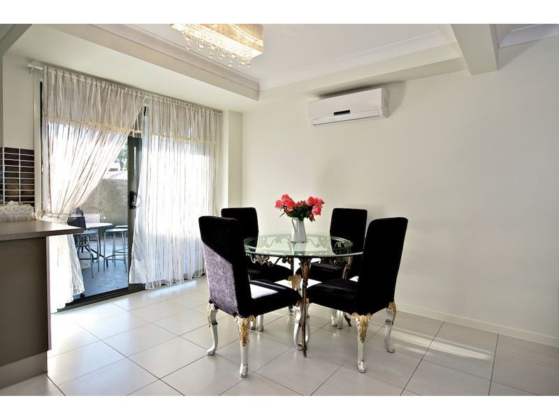 1/8 Charnwood Street, Sunnybank Hills QLD 4109