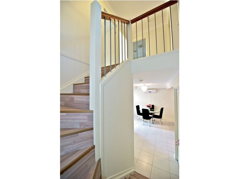 1/8 Charnwood Street, Sunnybank Hills QLD 4109