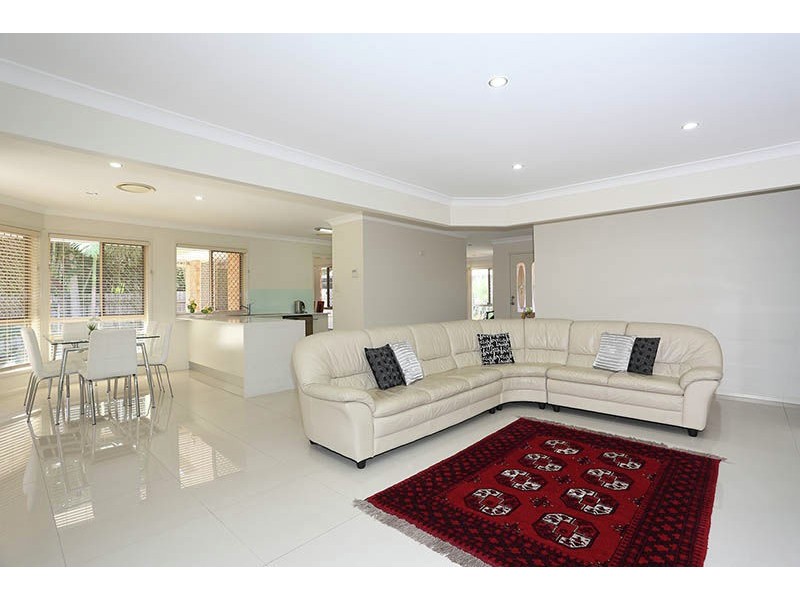 17 Poinciana Place, Eight Mile Plains QLD 4113