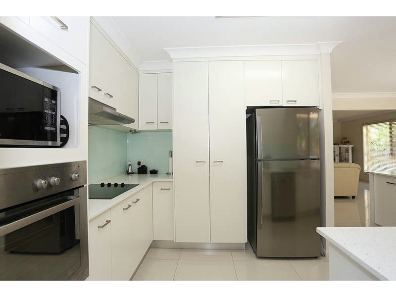 17 Poinciana Place, Eight Mile Plains QLD 4113