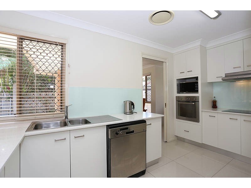 17 Poinciana Place, Eight Mile Plains QLD 4113