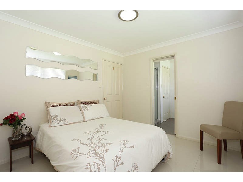 17 Poinciana Place, Eight Mile Plains QLD 4113