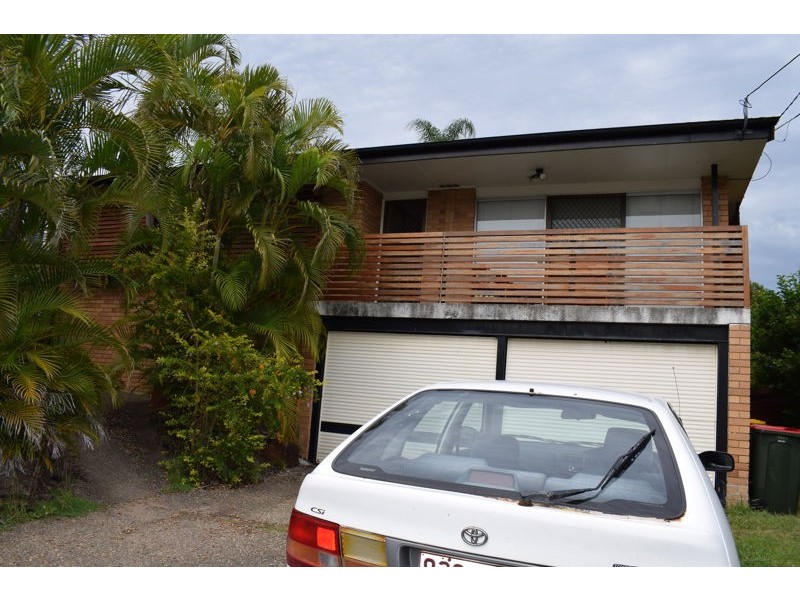 38 Dirkala street, Mansfield QLD 4122