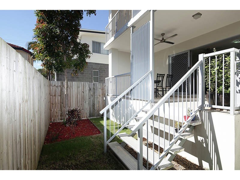 2/28 Adelaide st, Carina QLD 4152