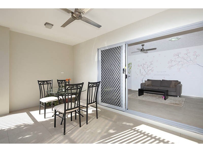 2/28 Adelaide st, Carina QLD 4152