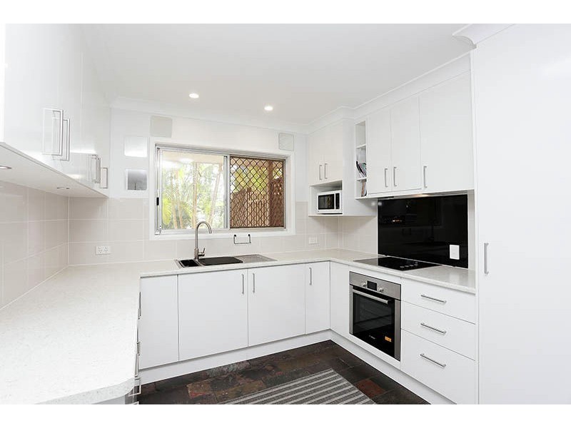 18 Bluegum Street, Macgregor QLD 4109