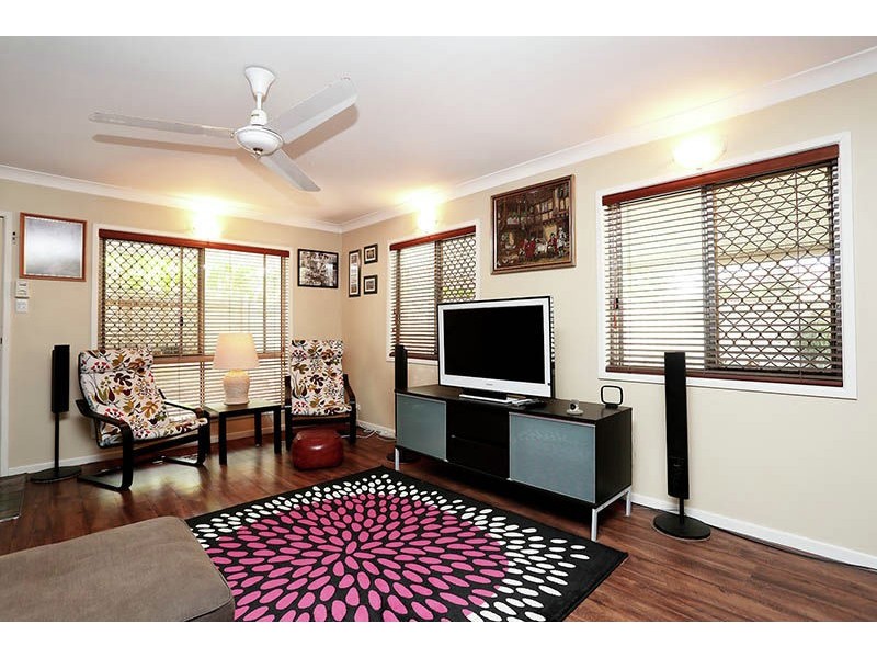 18 Bluegum Street, Macgregor QLD 4109