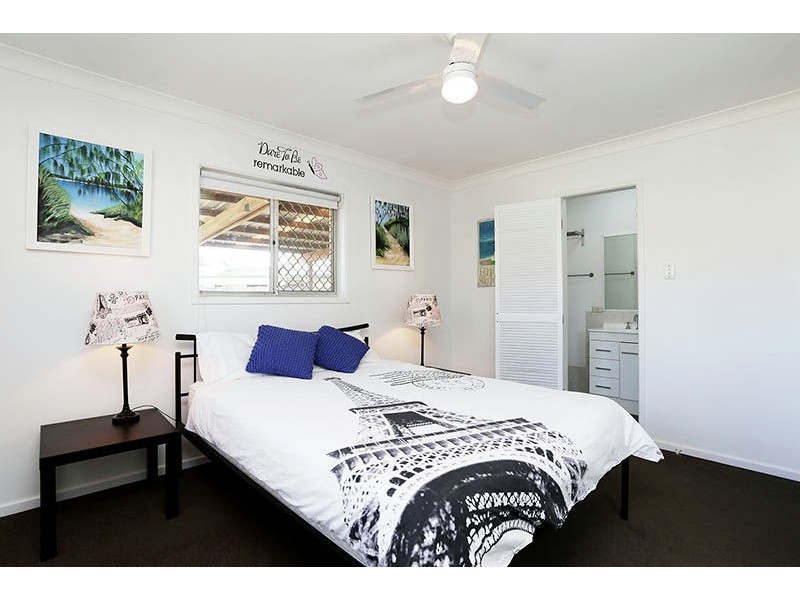 18 Bluegum Street, Macgregor QLD 4109