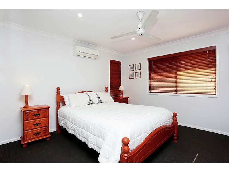 18 Bluegum Street, Macgregor QLD 4109