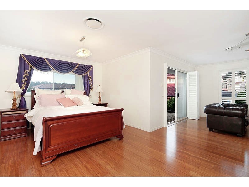 26 Hanrahan Street, Robertson QLD 4109