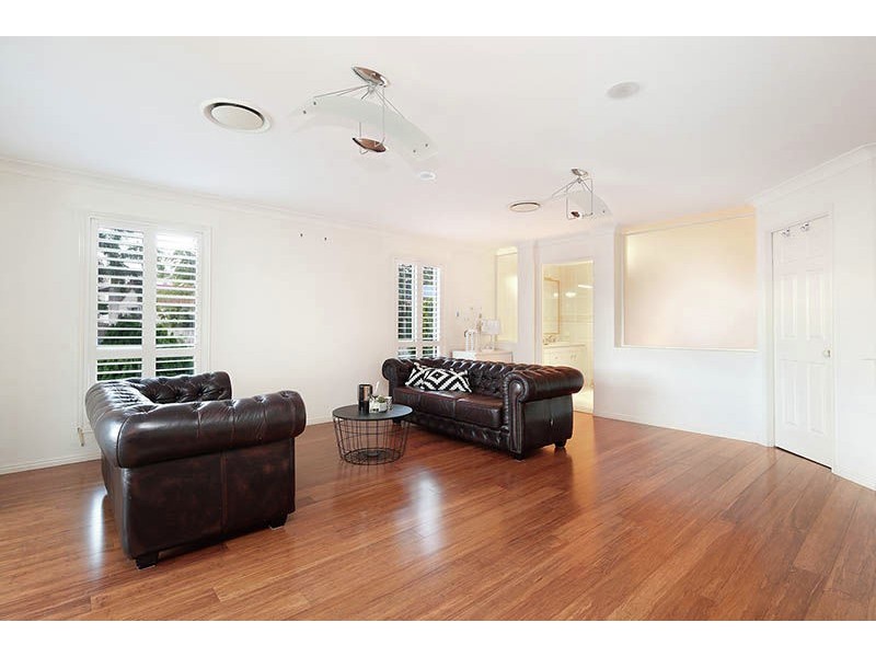 26 Hanrahan Street, Robertson QLD 4109