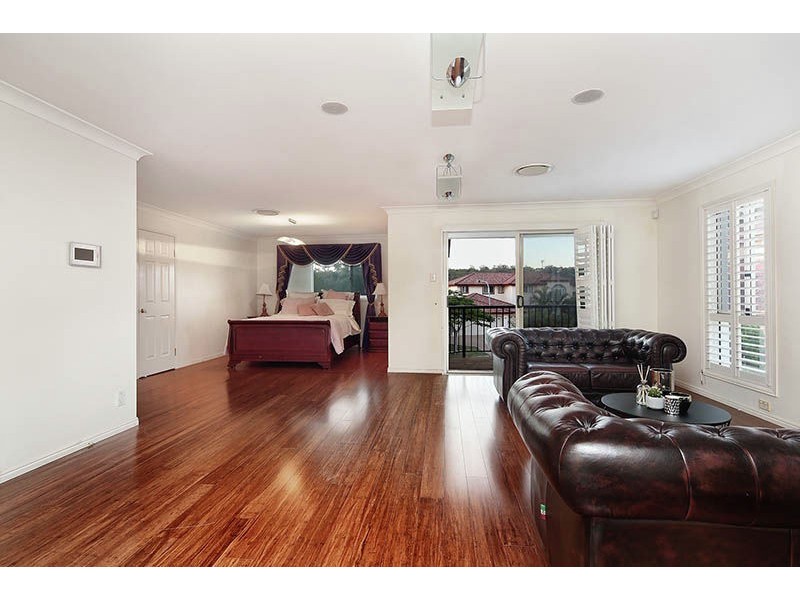 26 Hanrahan Street, Robertson QLD 4109