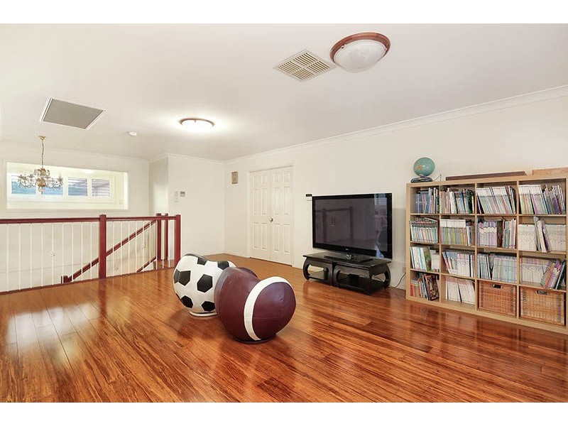 26 Hanrahan Street, Robertson QLD 4109