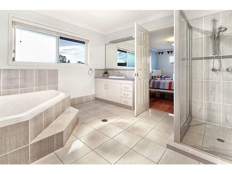 26 Hanrahan Street, Robertson QLD 4109