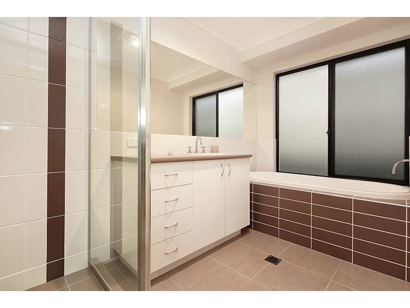 28 Bala place, Calamvale QLD 4116